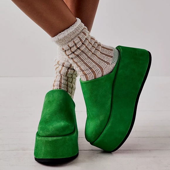 NWOB Free People Mantra Green Suede Platform Women's Mules - Picture 3 of 6
